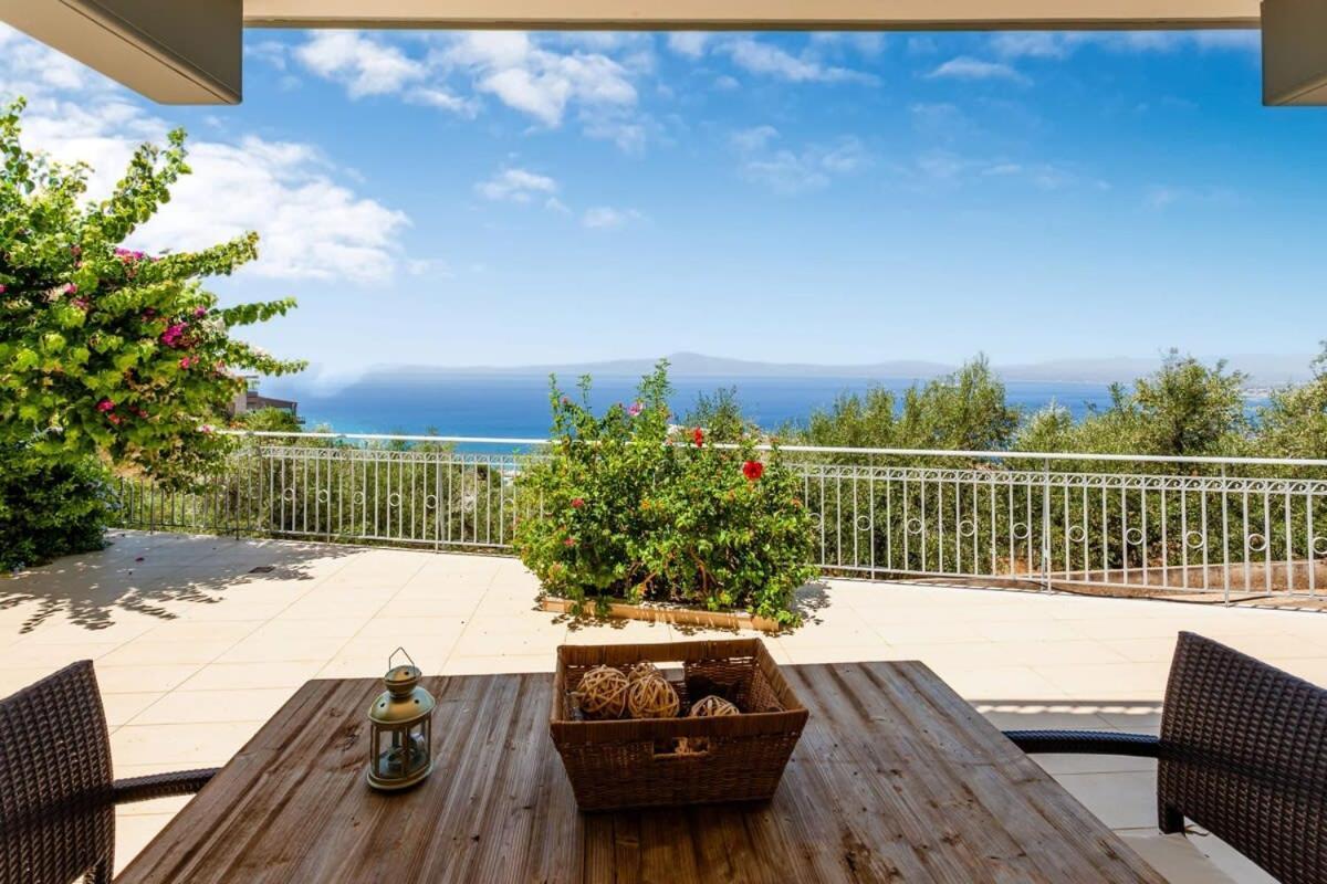 Aigli Fully Equipped Getaway - Seaview Lux Retreat Kalamata Exterior foto