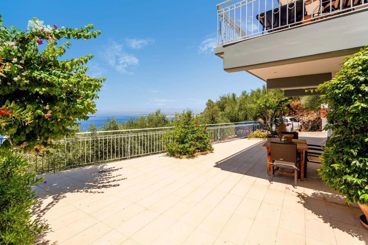 Aigli Fully Equipped Getaway - Seaview Lux Retreat Kalamata Exterior foto